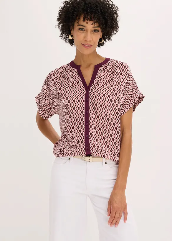 Oversize-Bluse aus fließendem Chiffon in lila von vorne (im Anschnitt) - bonprix