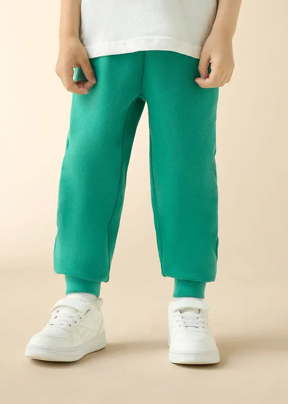 Jogginghose aus weichem Baumwoll-Mix (2er Pack) in grün von vorne - bonprix