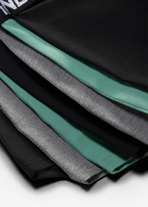 Boxershorts eng mit weicher Baumwolle (7er Pack) in schwarz - bonprix