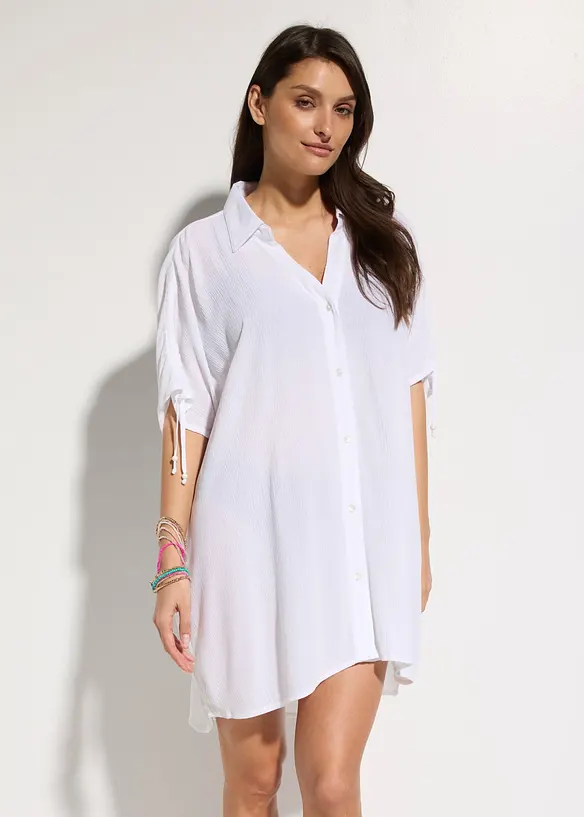 Oversize Strandbluse aus strukturiertem Crinkle in weiß von vorne (im Anschnitt) - bonprix