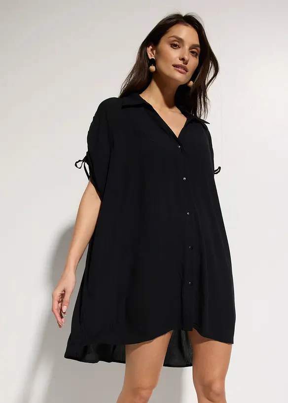 Oversize Strandbluse aus strukturiertem Crinkle in schwarz von vorne (im Anschnitt) - bonprix