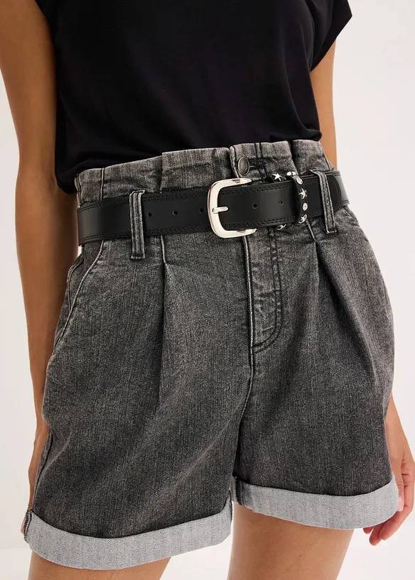 Gürtel mit Nietendetail in schwarz von vorne (im Anschnitt) - bonprix