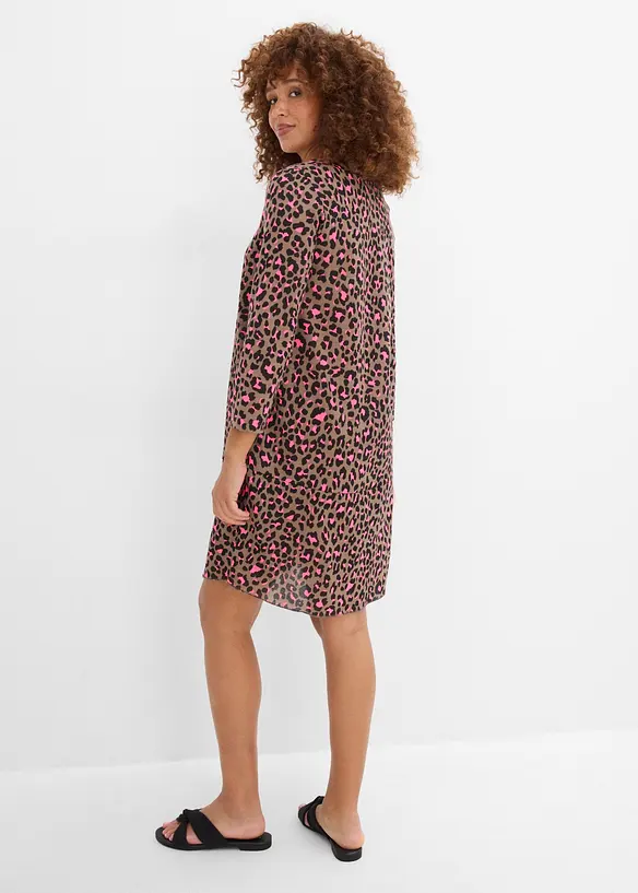 Kurzes Shirtkleid in Strickoptik in pink von hinten (Totalaufnahme) - bonprix
