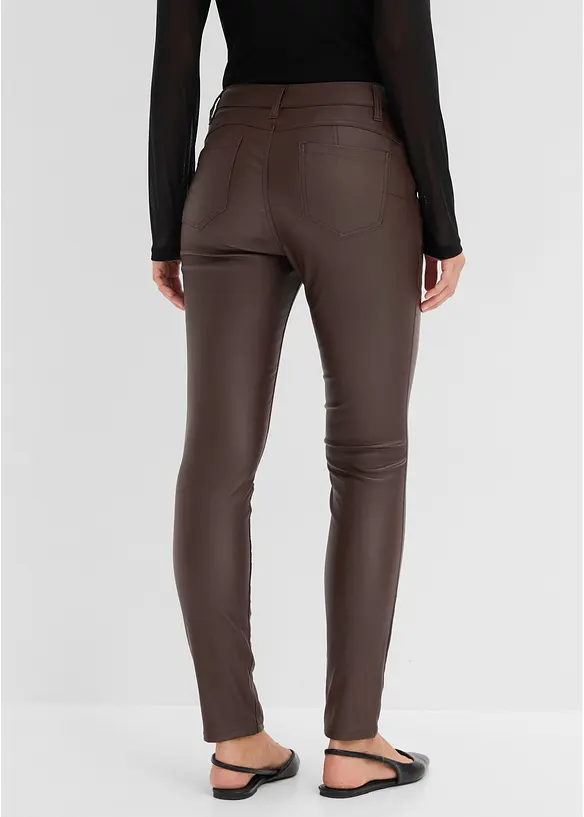 Stretch-Hose aus Viskose-Mix in braun von hinten - bonprix