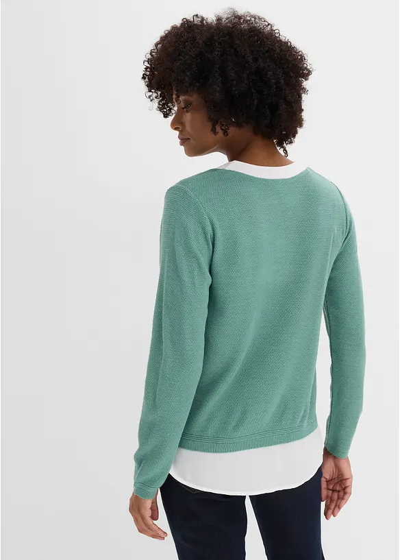 Feinstrickpullover mit Bluseneinsatz in grün von hinten (im Anschnitt) - bonprix