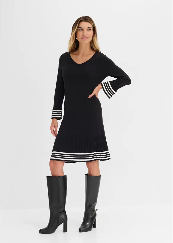 Strickkleid aus weichem Viskose- Mix in schwarz von vorne (Totalaufnahme) - bonprix