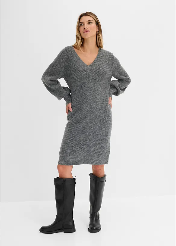 Strickkleid in grau von vorne (Totalaufnahme) - bonprix