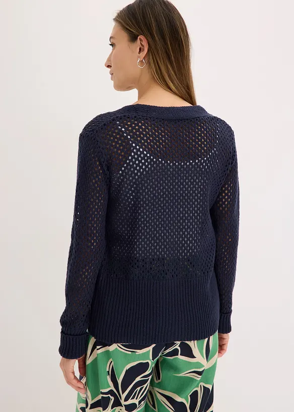 Ajour-Strickjacke in blau von hinten (im Anschnitt) - bonprix
