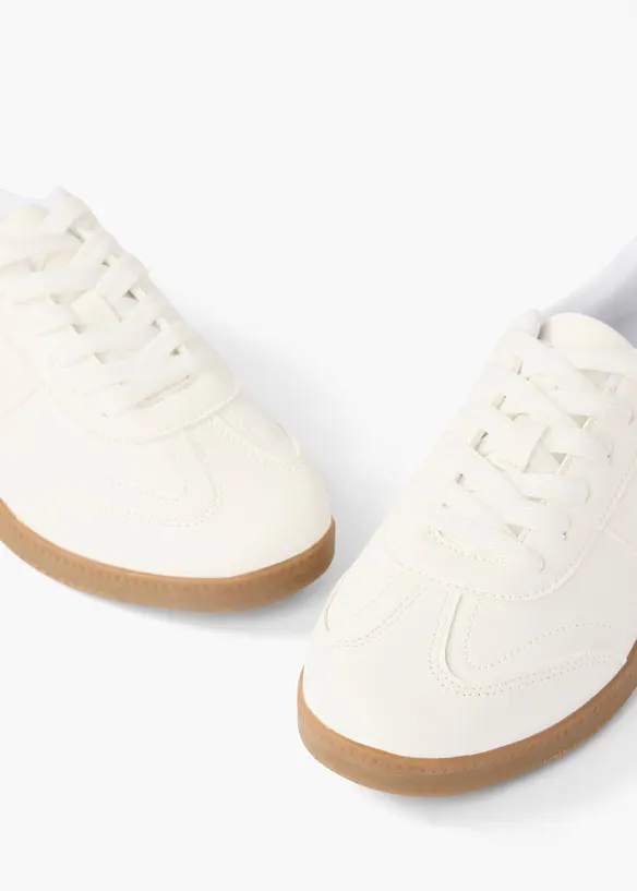 Sneaker im Retrolook in weiß - bonprix