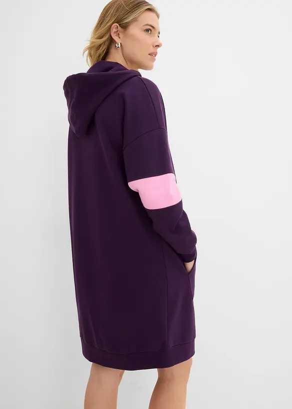 Oversize Sweatkleid aus reiner Bio-Baumwolle in lila von hinten (Totalaufnahme) - bonprix