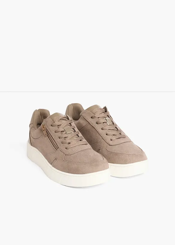 Sneaker mit gepolsterter Innensohle in braun - bonprix