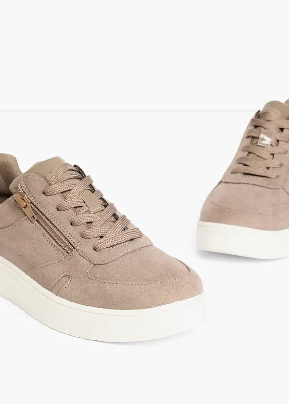 Sneaker mit gepolsterter Innensohle in braun - bonprix