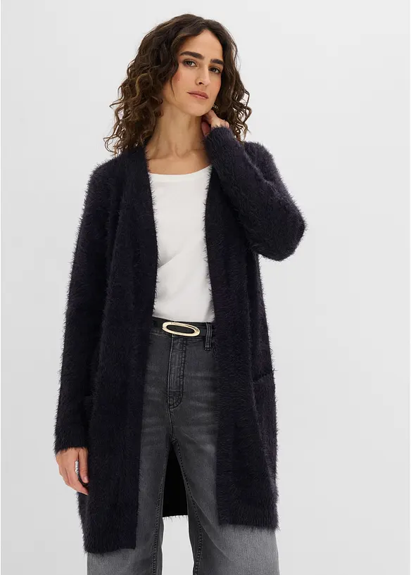 Longstrickjacke in Flauschoptik in schwarz von vorne (im Anschnitt) - bonprix