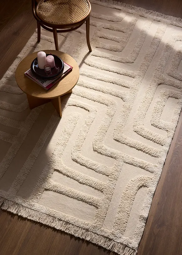 Baumwoll-Teppich mit Hoch-Tief Struktur und Fransen in beige (Ambiente) - bonprix