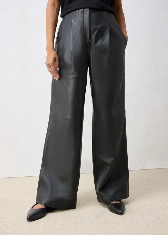 Lederhose mit Bundfalten in schwarz von vorne - bonprix