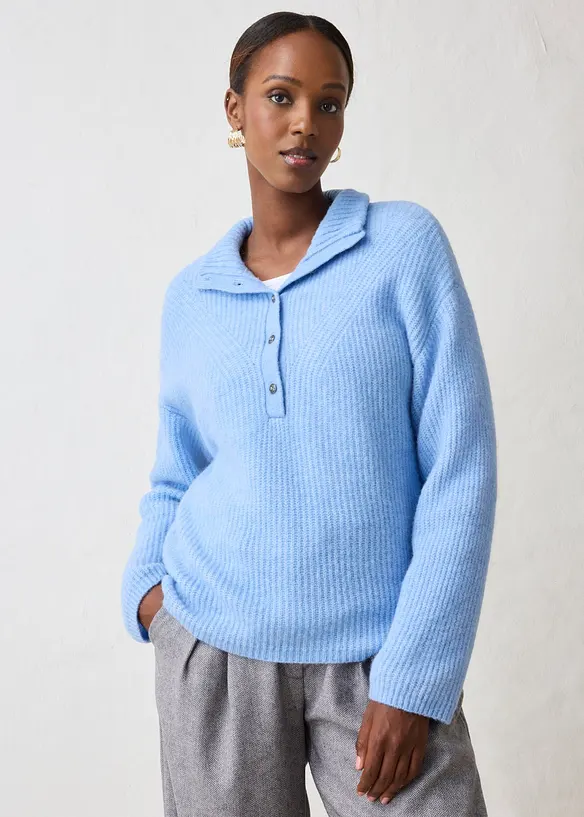 Oversize-Wollpullover mit Alpaka in blau von vorne (im Anschnitt) - bonprix