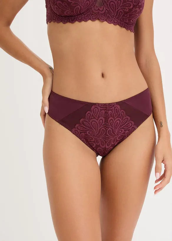 Slip mit zarter Spitze in lila von vorne - bonprix