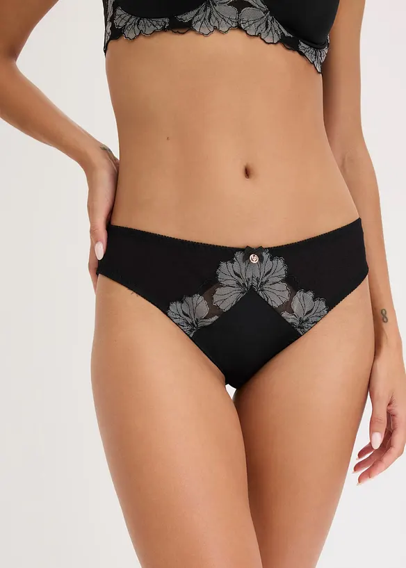 Slip mit edler Stickerei in schwarz von vorne - bonprix