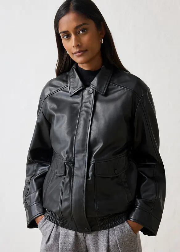 Oversize Leder-Blouson aus Lammnappa in schwarz von vorne (im Anschnitt) - bonprix