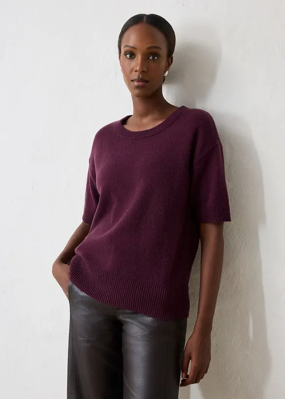 Oversize-Kurzarmpullover mit hohem Wollanteil in rot von vorne (im Anschnitt) - bonprix