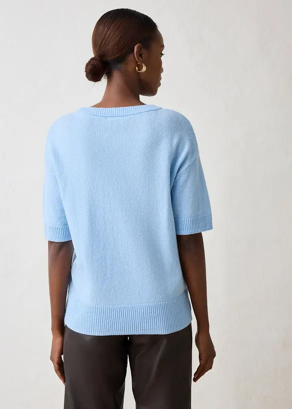 Oversize-Kurzarmpullover mit hohem Wollanteil in blau von hinten (im Anschnitt) - bonprix