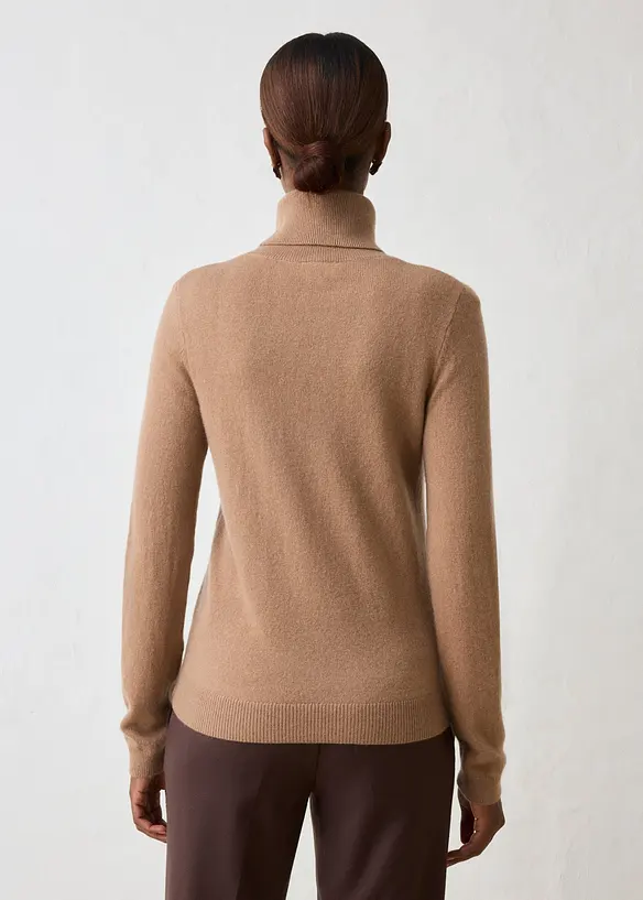 Rollkragenpullover aus weichem Kaschmir-Mix mit Good Cashmere Standard® in braun von hinten (im Anschnitt) - bonprix