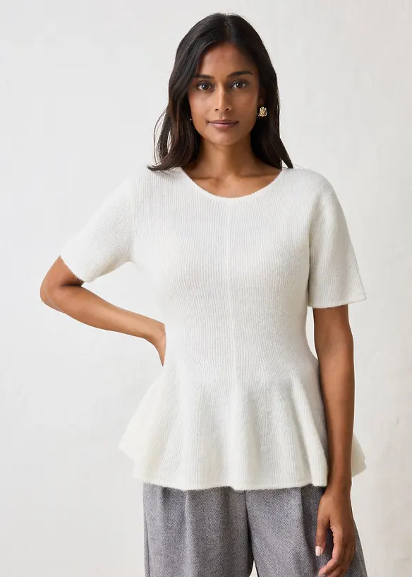 Wollpullover mit Schößchen in weiß von vorne (im Anschnitt) - bonprix Wollpullover mit Schößchen in weiß von vorne (im Anschnitt) - bonprix