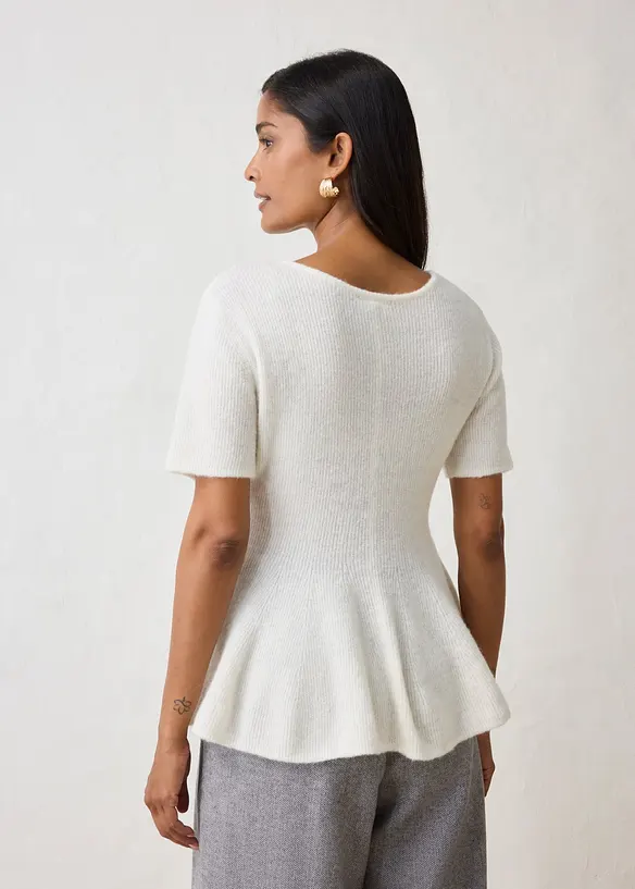 Wollpullover mit Schößchen in weiß von hinten (im Anschnitt) - bonprix Wollpullover mit Schößchen in weiß von hinten (im Anschnitt) - bonprix