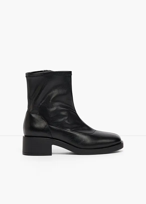 Boots mit flexiblem Schaft in schwarz - bonprix