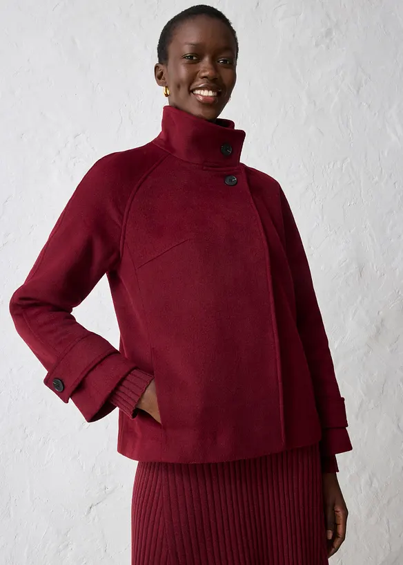 Jacke mit weichem Wollanteil in rot von vorne (im Anschnitt) - bonprix