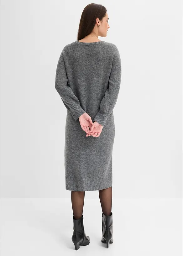 Oversized Strickkleid in Midilänge in grau von hinten (Totalaufnahme) - bonprix