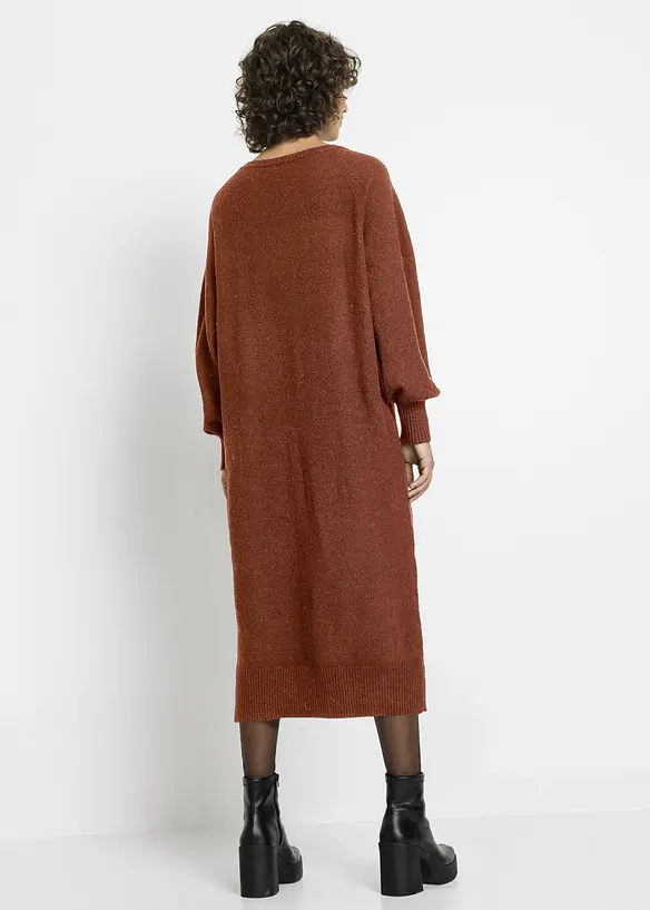 Oversized Strickkleid in Midilänge in braun von hinten (Totalaufnahme) - bonprix