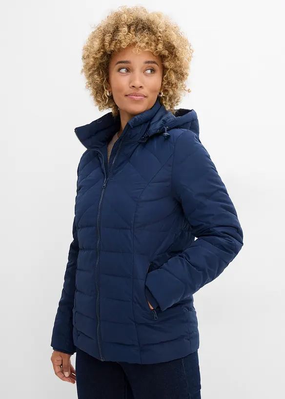 Leichte Steppjacke mit abnehmbarer Kapuze in blau von vorne (im Anschnitt) - bonprix