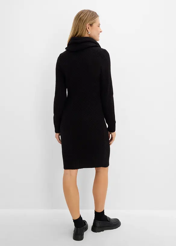 Strickkleid mit Schalkragen in schwarz von hinten (Totalaufnahme) - bonprix