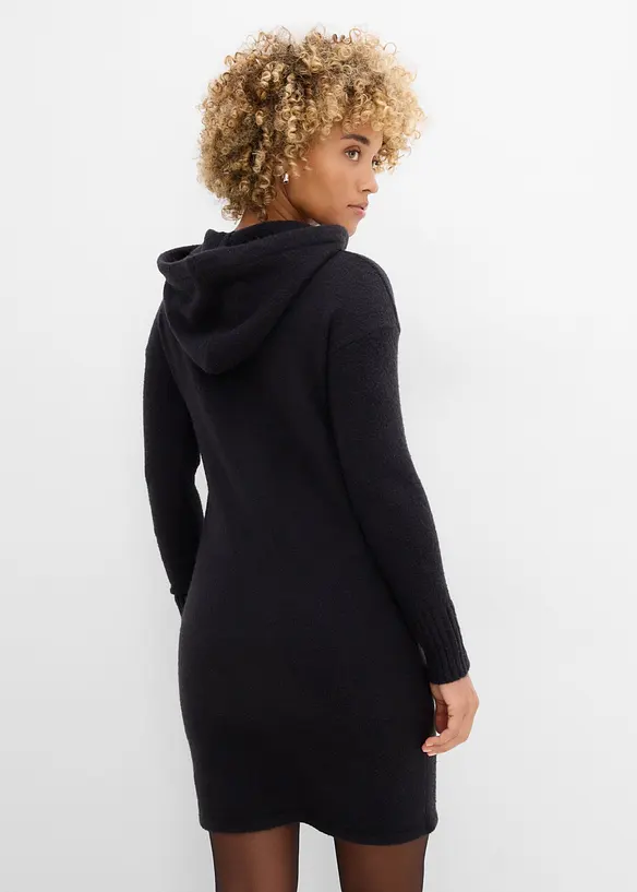 Strickkleid mit Kapuze in schwarz von hinten (Totalaufnahme) - bonprix