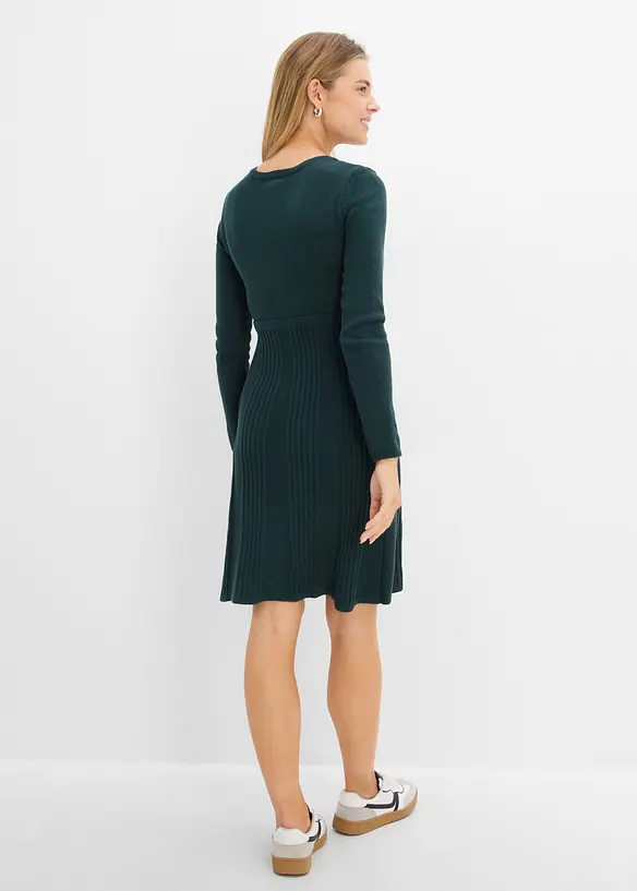 Strickkleid in grün von hinten (Totalaufnahme) - bonprix