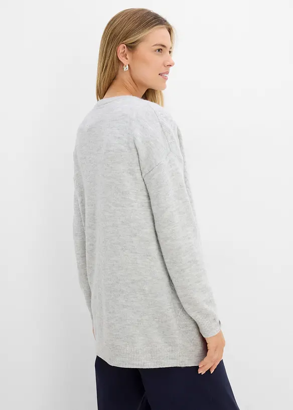 Oversize-Pullover mit Zopfmuster in grau von hinten (im Anschnitt) - bonprix