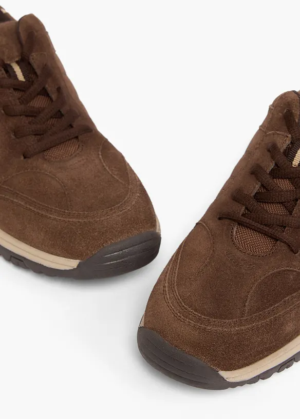 Trekkingschuhe aus Veloursleder in braun - bonprix