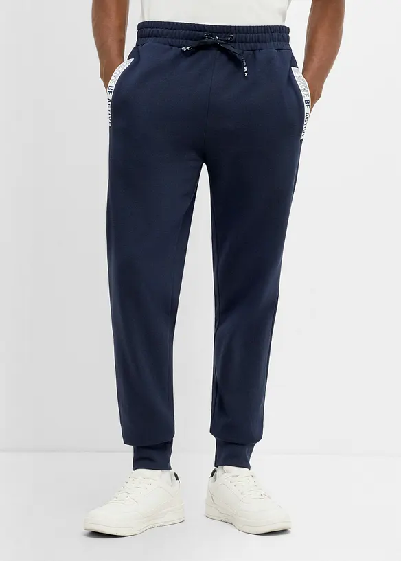 Jogginghose in Regular Fit in blau von vorne - bonprix