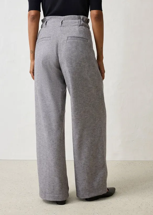 Weite Bundfaltenhose mit weichem Wollanteil in grau von hinten - bonprix Weite Bundfaltenhose mit weichem Wollanteil in grau von hinten - bonprix