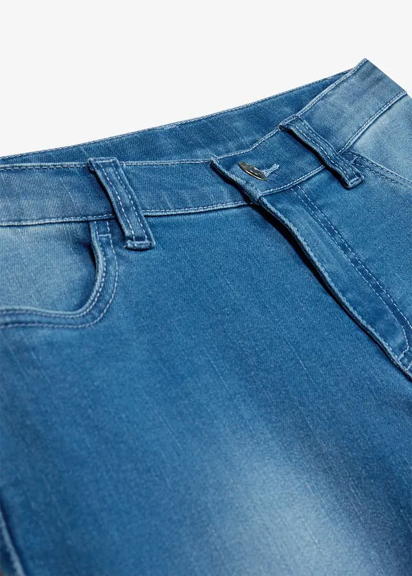 Flared-Jeans Low Waist in blau - bonprix