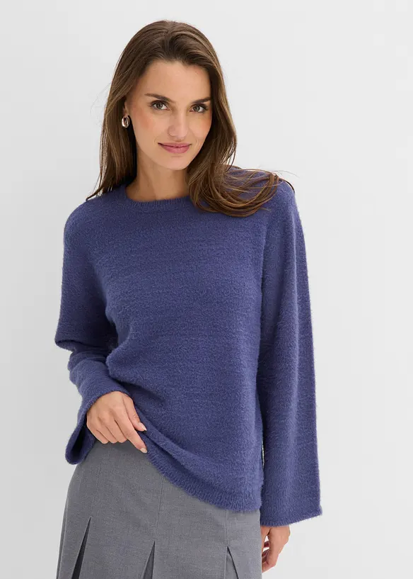 Softer Pullover mit weiten Ärmeln in blau von vorne (im Anschnitt) - bonprix