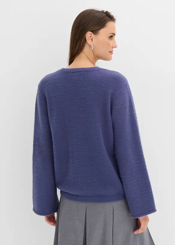 Softer Pullover mit weiten Ärmeln in blau von hinten (im Anschnitt) - bonprix