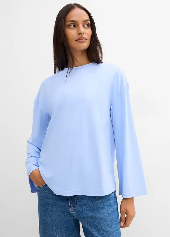 Longshirt aus fließender Qualität in blau von vorne (im Anschnitt) - bonprix
