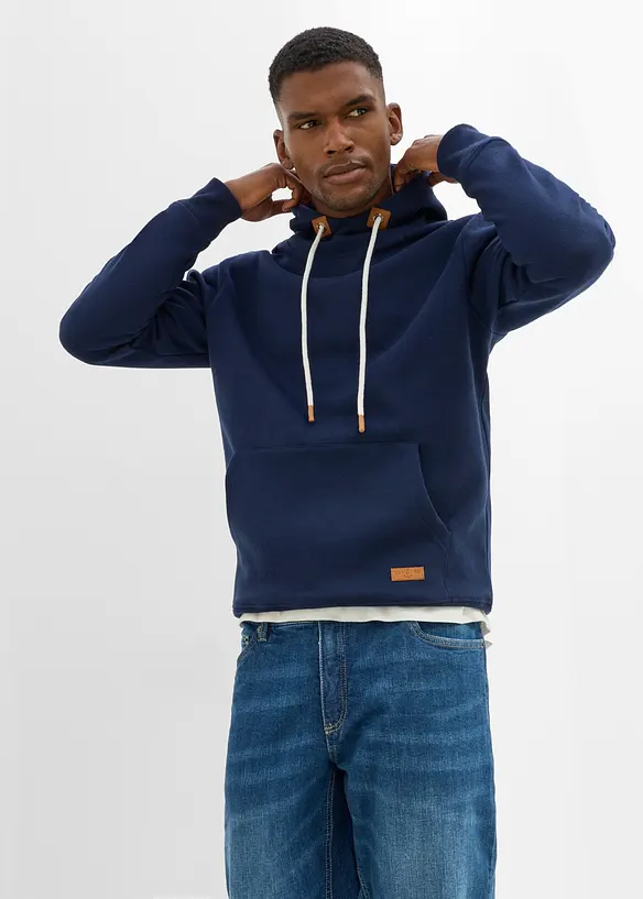 Hoodie in Regular Fit in blau von vorne (im Anschnitt) - bonprix