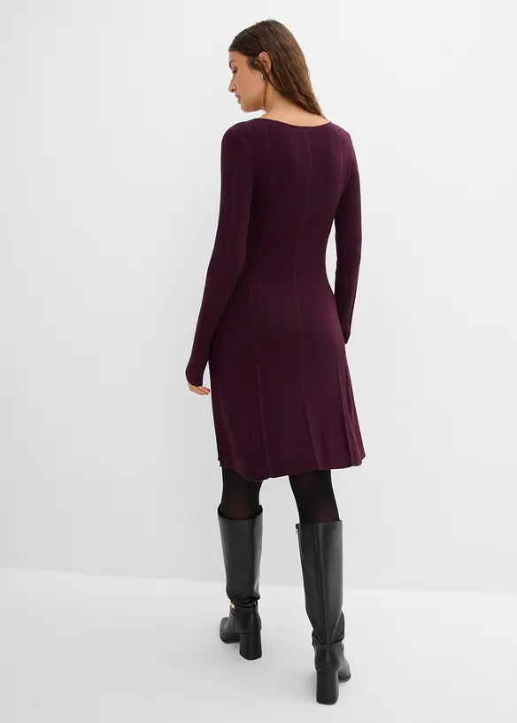 Strickkleid aus Viskose-Mix in rot von hinten (Totalaufnahme) - bonprix Strickkleid aus Viskose-Mix in rot von hinten (Totalaufnahme) - bonprix