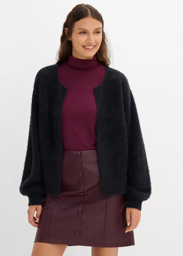 Grobstrickjacke in schwarz von vorne (im Anschnitt) - bonprix