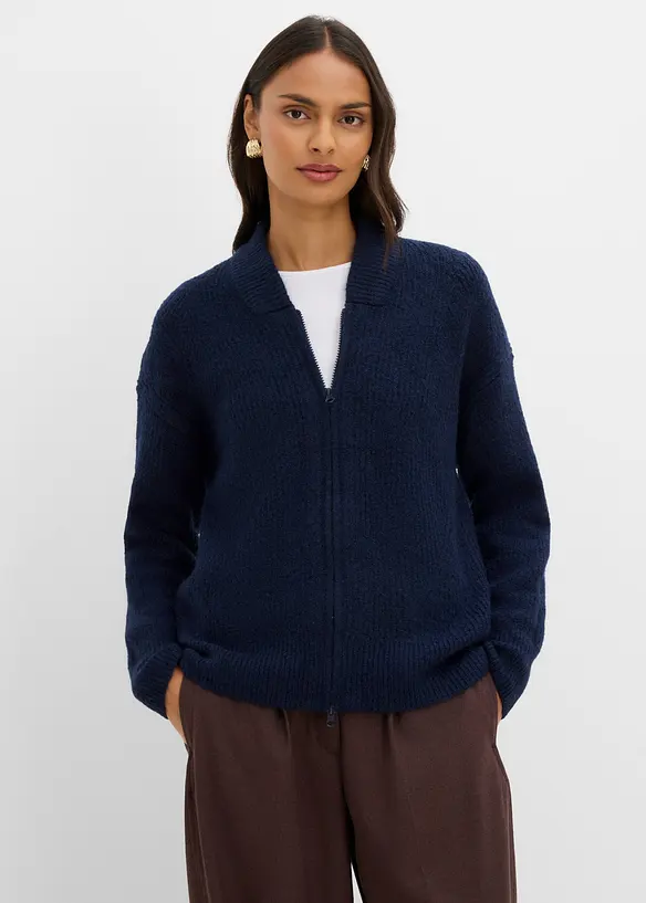 Strickjacke mit Reißverschluss aus weichem Woll-Mix in blau von vorne (im Anschnitt) - bonprix Strickjacke mit Reißverschluss aus weichem Woll-Mix in blau von vorne (im Anschnitt) - bonprix