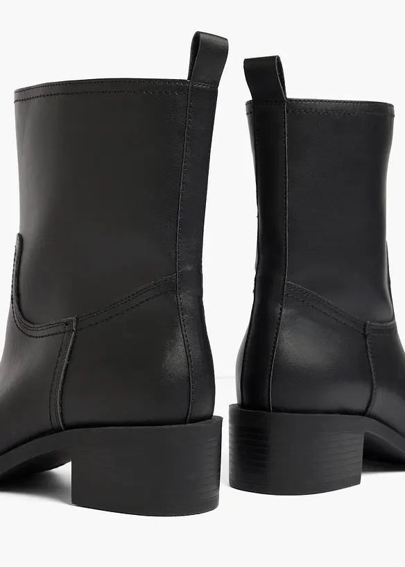 Boots mit Blockabsatz in schwarz - bonprix