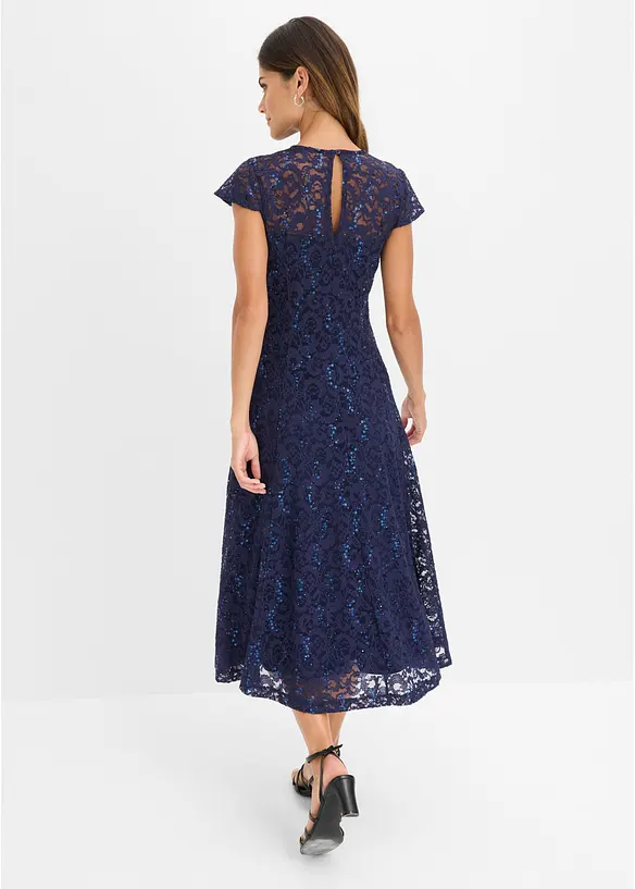 Spitzenkleid in blau von hinten (Totalaufnahme) - bonprix